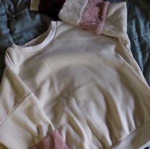 Fluffy sleeved sweater